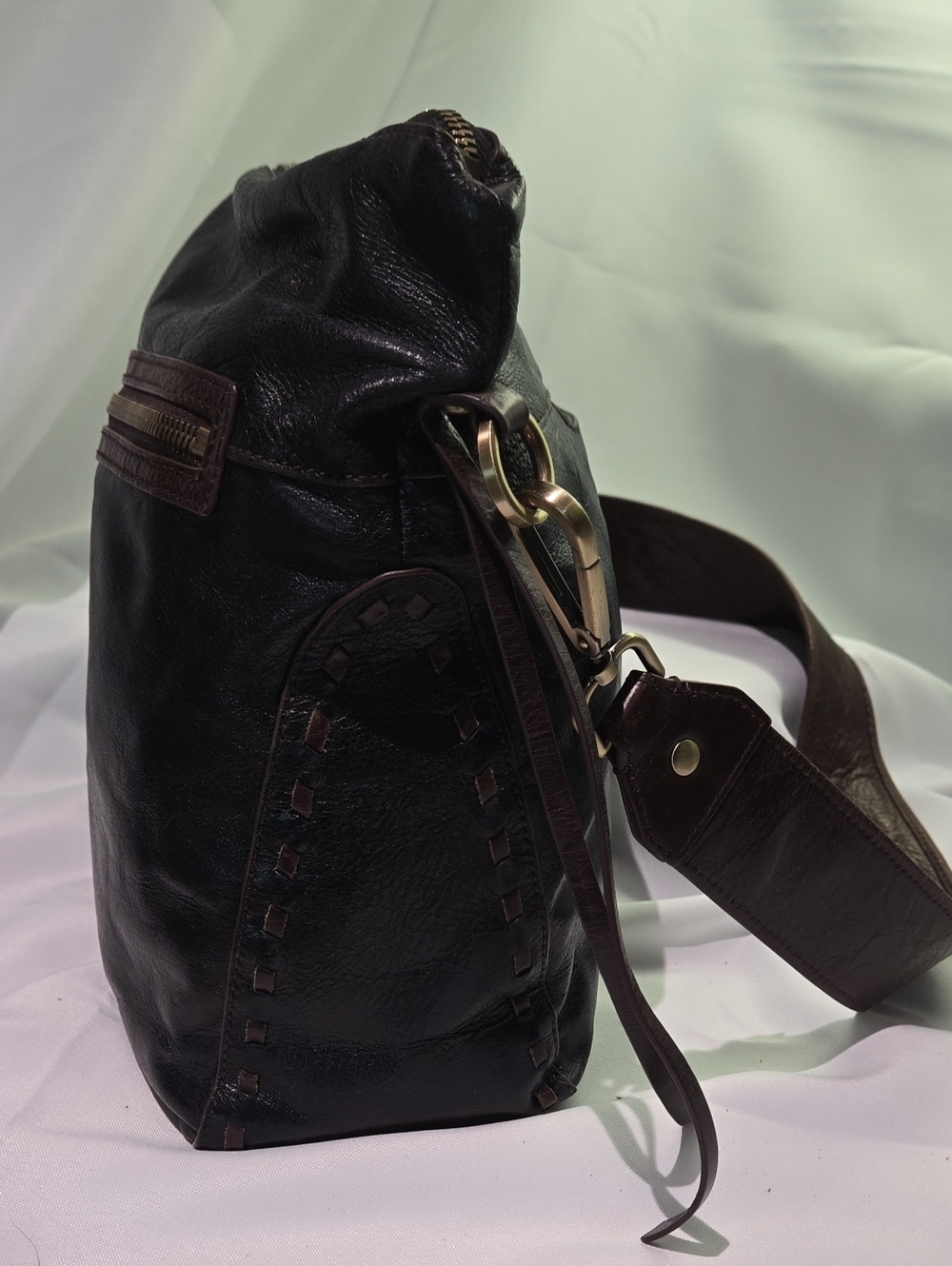 HOBO black leather crossbody bag - Picture 2 of 4